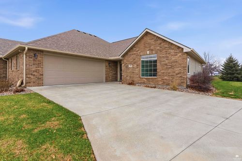 2913 Willowbend Ct, Manhattan, KS, 66502-2057 | Card Image
