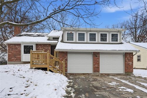 322 N Cherry St, Gardner, KS, 66030-1207 | Card Image