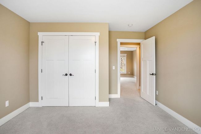 47-web-or-mls-3022-jamesway-ave | Image 34