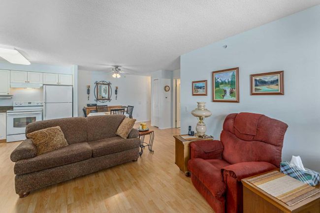 3425 - 3000 Millrise Point Sw, Home with 2 bedrooms, 2 bathrooms and null parking in Calgary AB | Image 11