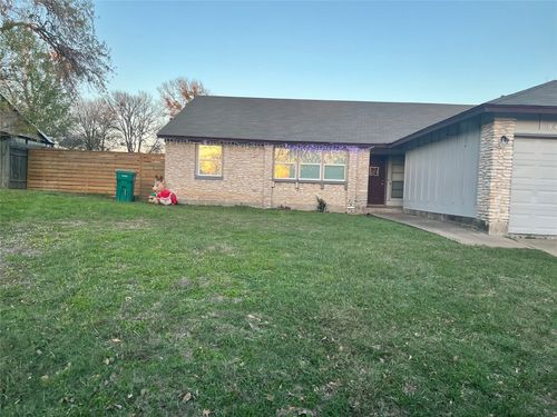 840-838 N Monroe St, La Grange, TX, 78945-1642 | Card Image