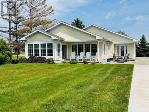 74318 Homestead Heights Dr, Zurich, ON, N0M2T0 | Card Image