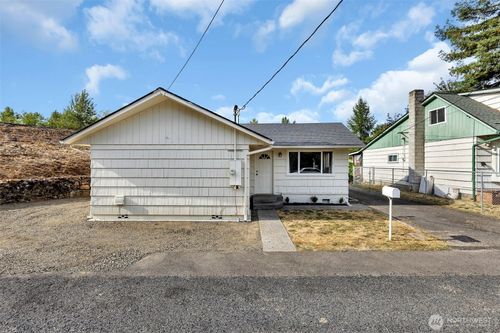 114 Cherry St Nw, Castle Rock, WA, 98611-9624 | Card Image