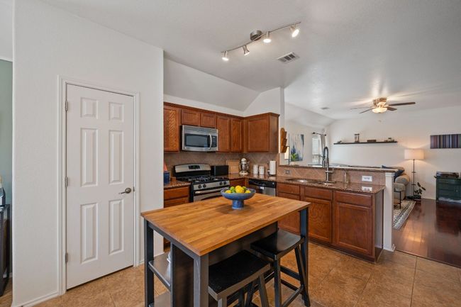 10304 Lone Pine Ln, House other with 3 bedrooms, 2 bathrooms and 4 parking in Austin TX | Image 7