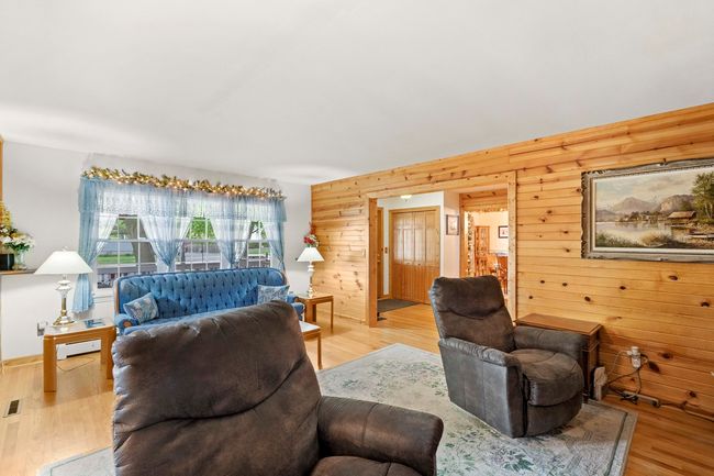 200 S Rathje Rd, House other with 4 bedrooms, 3 bathrooms and 7 parking in Peotone IL | Image 4