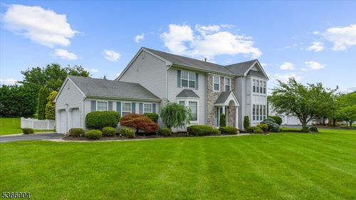 18 Running Brook Cir, Flemington, NJ, 08822-6919 | Card Image