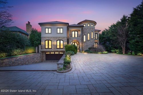 40 Wakefield Rd, Staten Island, NY, 10312-6413 | Card Image