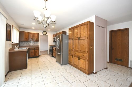 358 Thistle Dr, Bolingbrook, IL, 60490-3117 | Card Image