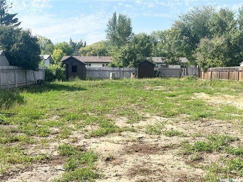 2121 95th St, North Battleford, SK, S9A3G2 | Card Image