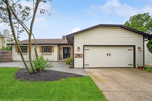 2310 Yorkshire Dr, Cedar Falls, IA, 50613-1653 | Card Image