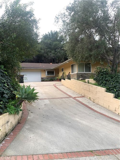 1918 Calafia St, Glendale, CA, 91208-2306 | Card Image