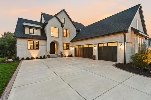 W184N5135 Sunrise Ln, MENOMONEE FALLS, WI, 53051-1758 | Card Image