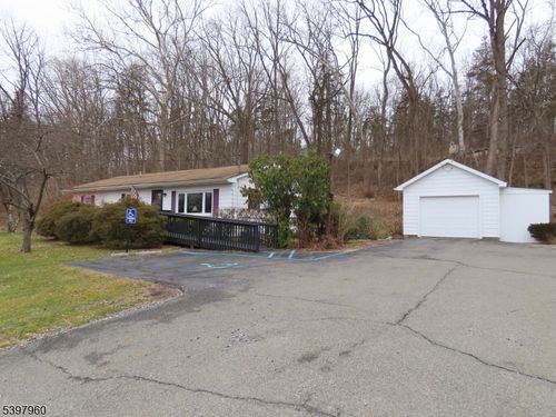 196 State Route 94, Blairstown, NJ, 07825-2117 | Card Image