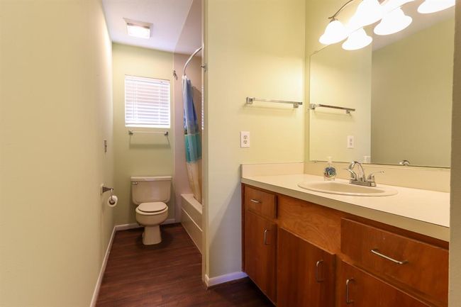Upstairs bathroom in main house | Image 18