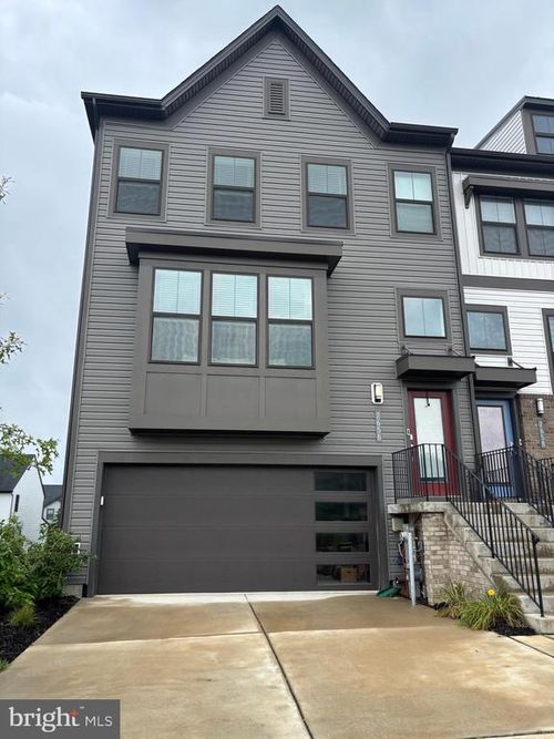 7656 Quartzite Ln, GLEN BURNIE, MD, 21060-8747 | Card Image