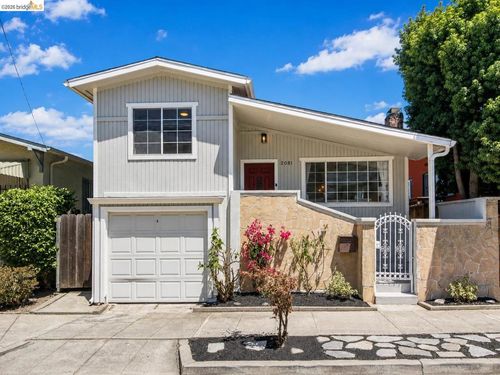 2081 Bonar St, Berkeley, CA, 94702-1712 | Card Image