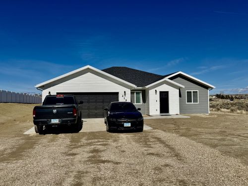 215 Spring Creek Pkwy, Spring Creek, NV, 89815-5871 | Card Image