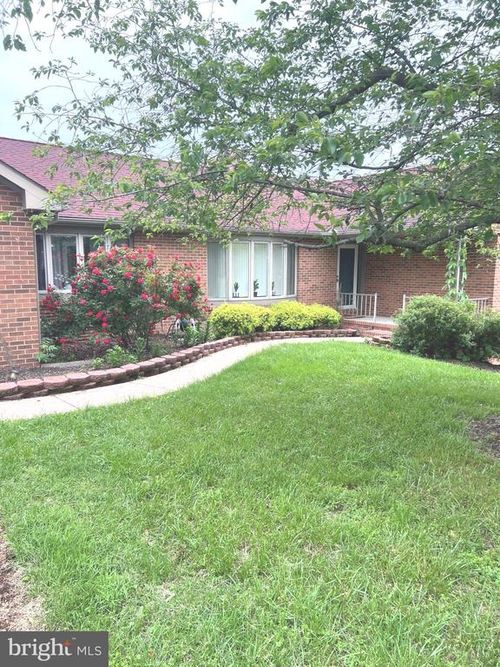 40 Marston Dr, MARTINSBURG, WV, 25403-8794 | Card Image