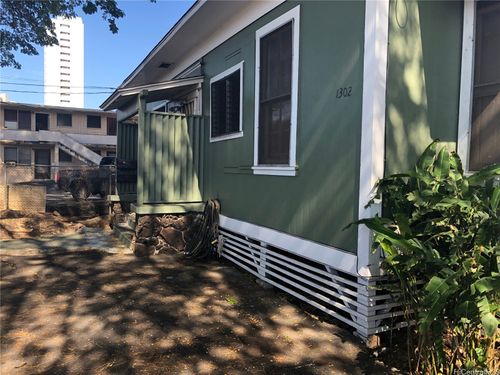 9-1302 Kinau St, Honolulu, HI, 96814-1218 | Card Image