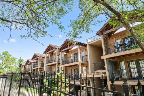apt-52-4727 Jarboe St, Kansas City, MO, 64112-1344 | Card Image