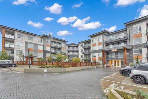 304-19935 75a Ave, Langley, BC, V2Y4L5 | Card Image
