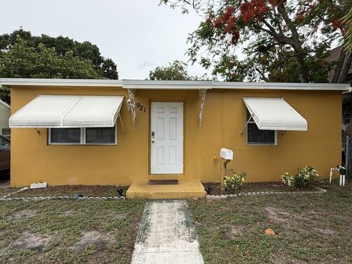 921 32nd St, West Palm Beach, FL, 33407-5007 | Card Image