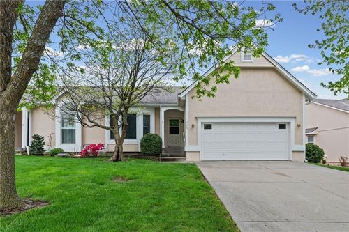 200 Ridgeview Drive, Lee's Summit, MO, 64063 | Card Image