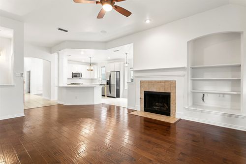 8516 Hudson St, North Richland Hills, TX, 76180-5329 | Card Image