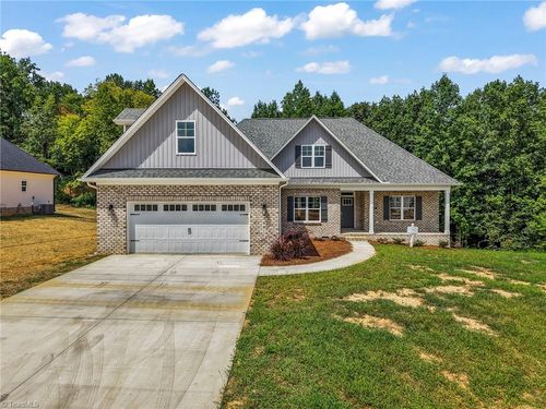 267 Cool Run, Lexington, NC, 27295 | Card Image