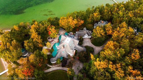 3063 Red Pine Point Dr, Indian River, MI, 49749-9636 | Card Image