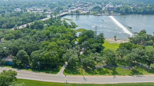 114 N River Rd, Oregon, IL, 61061-9453 | Card Image