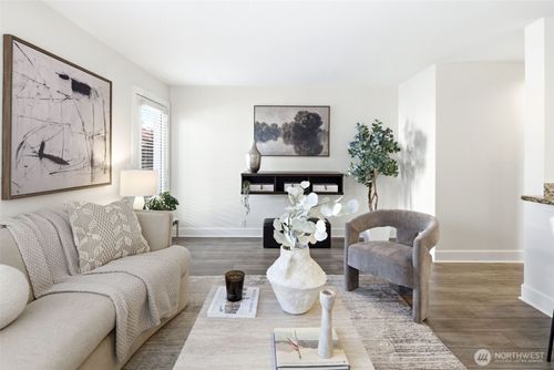 203-2316 44th Ave Sw, Seattle, WA, 98116-2400 | Card Image