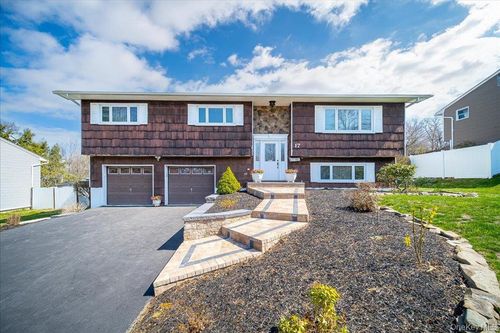 17 Ross Ln, Middletown, NY, 10941-2012 | Card Image