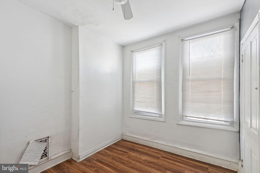 Residential in PHILADELPHIA 4