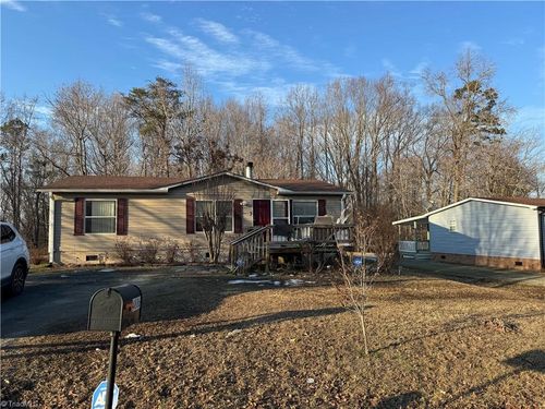 4886 Oak Branch Ln, Walkertown, NC, 27051-9562 | Card Image