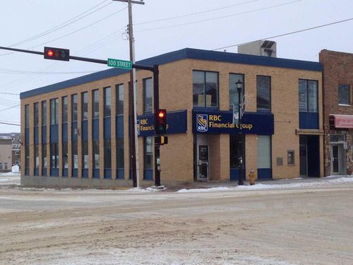 10036 100 St, Peace River, AB, T8S2A5 | Card Image