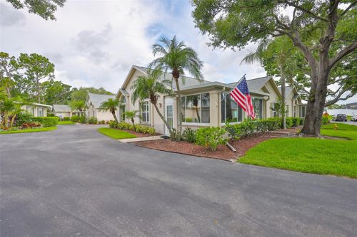 1111-1111 Golfview Woods Dr, SUN CITY CENTER, FL, 33573-6761 | Card Image