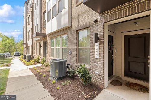 69a-2437 Silver Line Aly, HERNDON, VA, 20171-6498 | Card Image