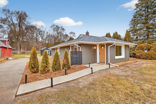 4261 13 Mile Rd, Rockford, MI, 49341-9733 | Card Image