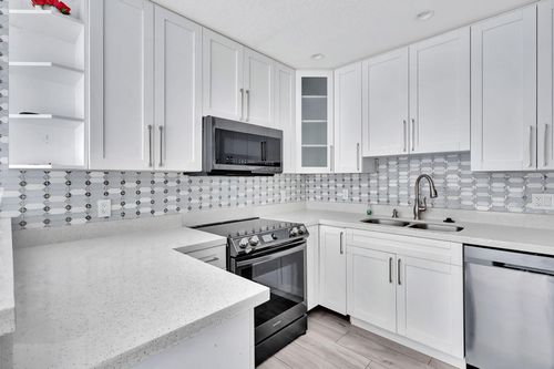 apt-44-810 Lake Shore Dr, Lake Park, FL, 33403-2903 | Card Image