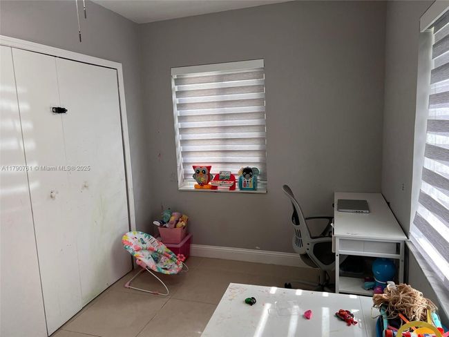 601 Se 9 Th Ave, House other with 5 bedrooms, 3 bathrooms and null parking in Hialeah FL | Image 6
