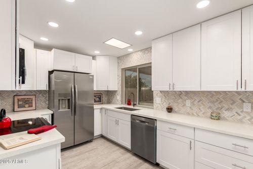 9713 W Raintree Dr, Sun City, AZ, 85351-2452 | Card Image