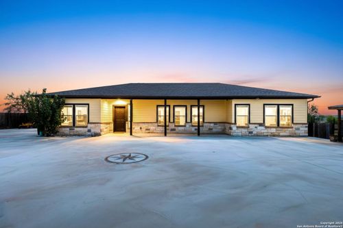 749 El Rey Dr, Kyle, TX, 78640-2453 | Card Image