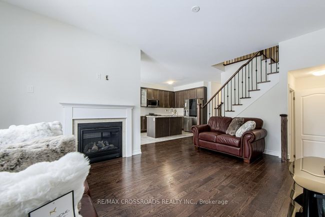 2 Hough Lane, House attached with 3 bedrooms, 3 bathrooms and 1 parking in Ajax ON | Image 8
