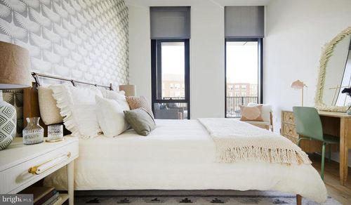 1b-e-1202-4710 Elm Street, BETHESDA, MD, 20814 | Card Image