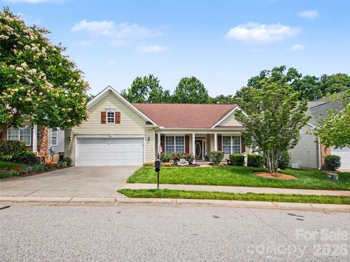 834 Platinum Dr, Fort Mill, SC, 29708-8933 | Card Image