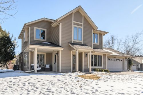 N24W24050 Brandon Oaks Dr, Pewaukee, WI, 53072-6429 | Card Image