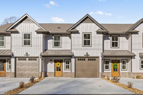 9061 Dallas Hollow Rd, Soddy-Daisy, TN, 37379-8905 | Card Image