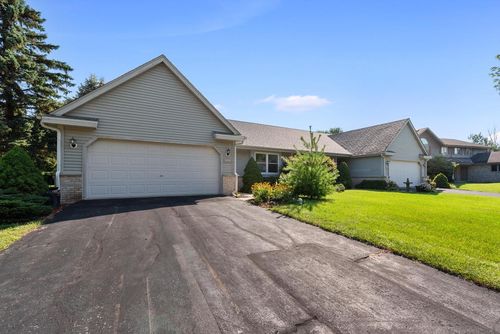 W151N11684 Valley View, Germantown, WI, 53022 | Card Image