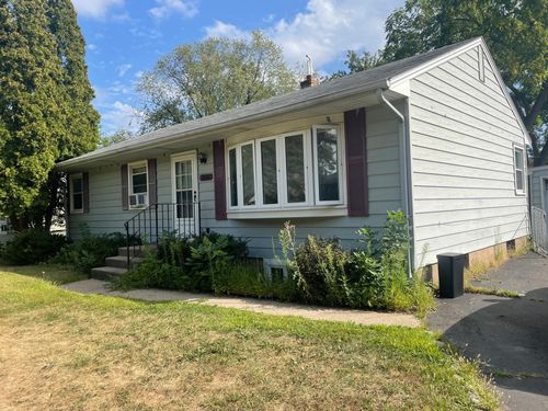 150 Roselawn Ave E, Maplewood, MN, 55117-1924 | Card Image